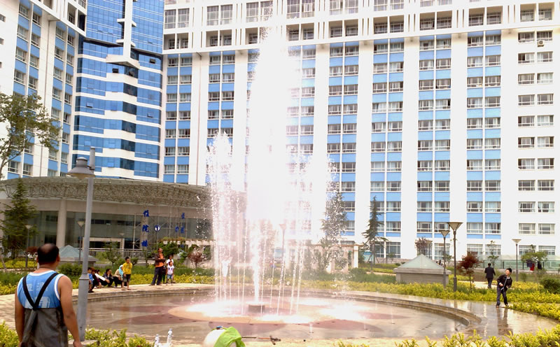 <b>音樂噴泉施工案例-云南昭通市人民醫院音樂噴泉</b>